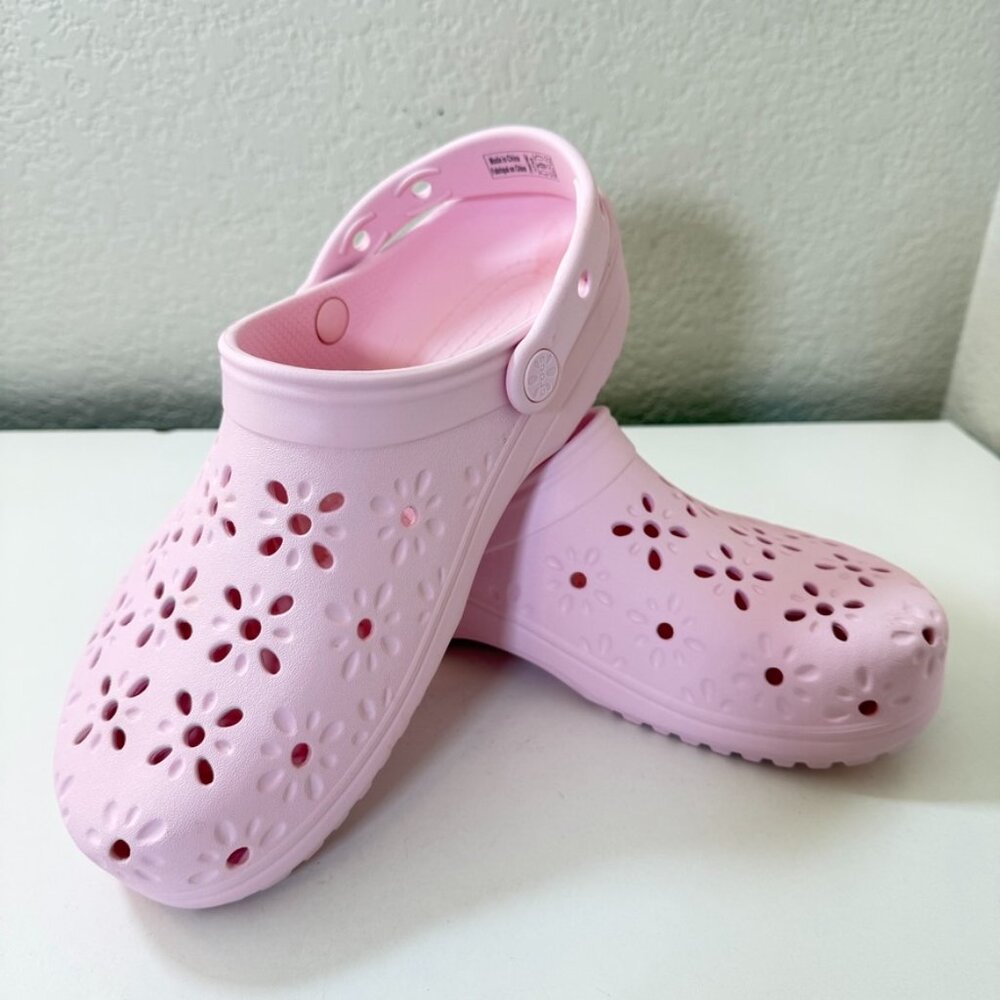 🌸 Crocs Classic Floral Cut Out Clogs Unisex Adult {W 9/ M 7} Pink EUC! 🌸